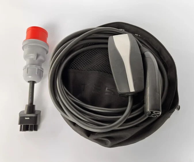 Комплект : Оригінальна зарядка Tesla Mobile Connector Gen2, 32A, USA, (уцінка) + перехідник 32А (червоний) + сумка Gen1.