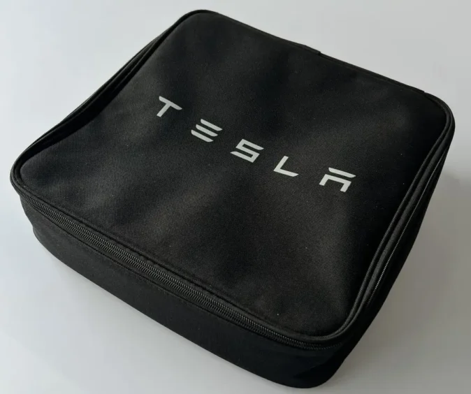 Оригінальна сумка для зарядки Tesla Mobile Connector