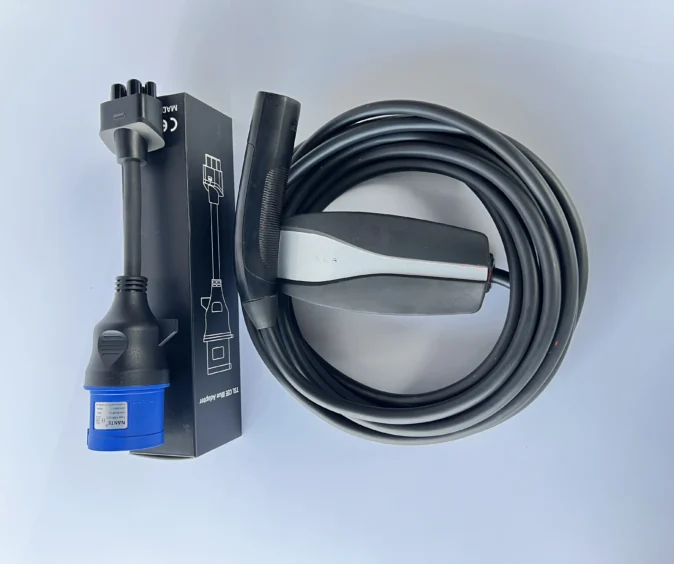 Комплект : Оригінальна зарядка Tesla Mobile Connector Gen2, 32A, USA, (уцінка) + адаптер 32А.