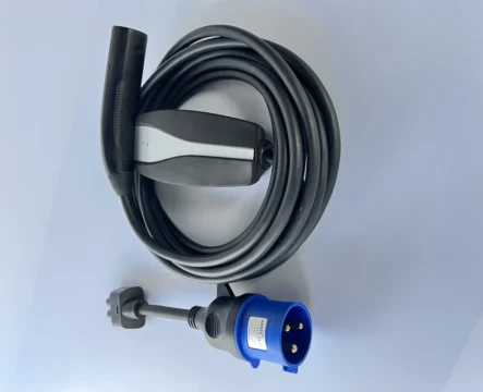 Комплект : Оригінальна зарядка Tesla Mobile Connector Gen2, 32A, USA, (вживана) + адаптер 32А.