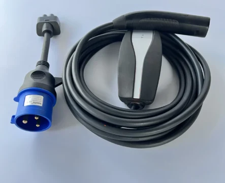 Комплект : Оригінальна зарядка Tesla Mobile Connector Gen2, 32A, USA, (вживана) + адаптер 32А.