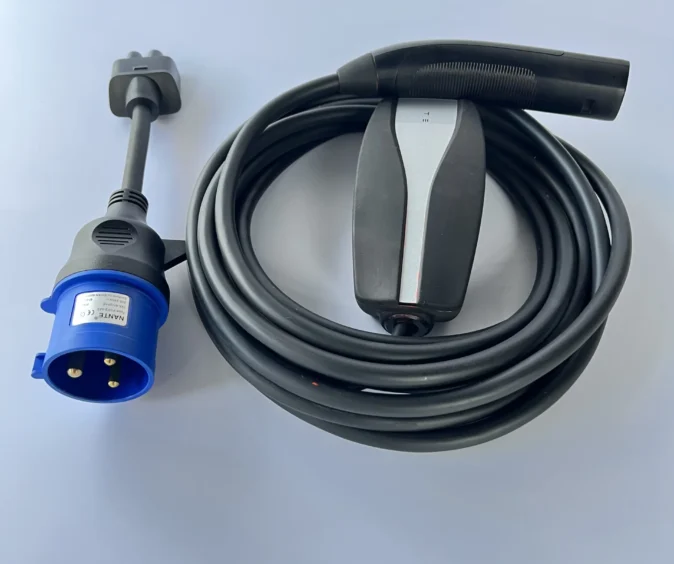 Комплект : Оригінальна зарядка Tesla Mobile Connector Gen2, 32A, USA, (вживана) + адаптер 32А.