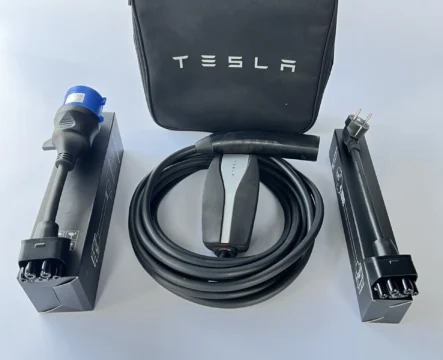 Комплект : Оригінальна зарядка Tesla Mobile Connector Gen2, 32A, USA, (нова) + адаптер 32А + адаптер 16А + сумка.