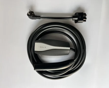Комплект : Оригінальна зарядка Tesla Mobile Connector Gen2, 32A, USA, (нова) + адаптер 16А.