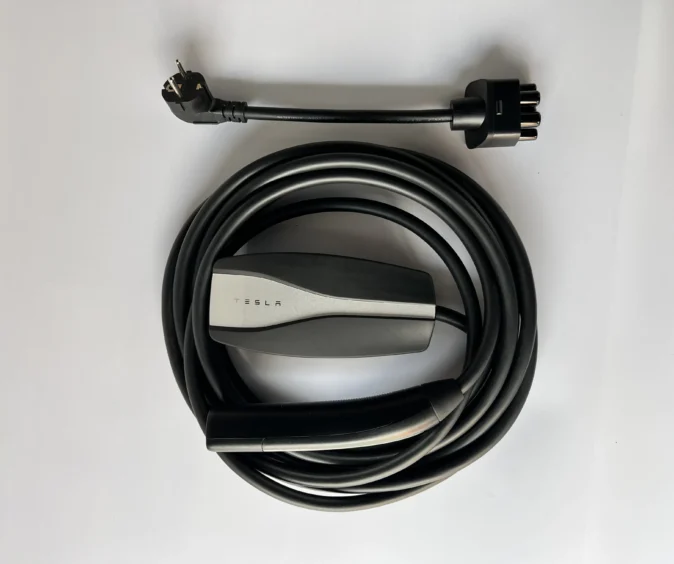 Комплект : Оригінальна зарядка Tesla Mobile Connector Gen2, 32A, USA, (нова) + адаптер 16А.