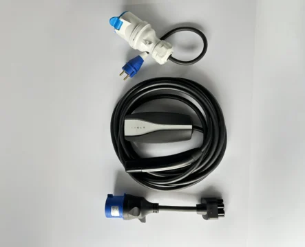 Комплект : Оригінальна зарядка Tesla Mobile Connector Gen2, 32A, USA, (нова) + адаптер 32А + адаптер 32А-16А.