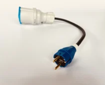 Якісний перехідник з силової розетки (32А) на євровилку (16А) 3,5 кВт.