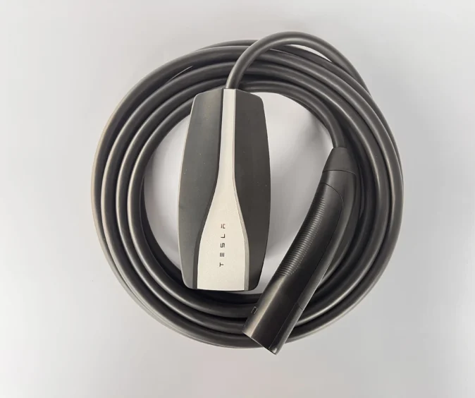 Зарядка Tesla Mobile Connector Gen2 , (32A), 7кВт (вживана).