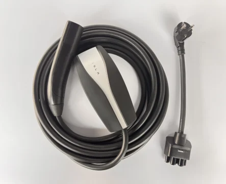 Комплект : Оригінальна зарядка Tesla Mobile Connector Gen2, 32A, USA, (вживана) + адаптер 16А.