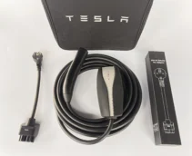 Комплект : Оригінальна зарядка Tesla Mobile Connector Gen2, 32A, USA, (вживана) + адаптер 16А + сумка.
