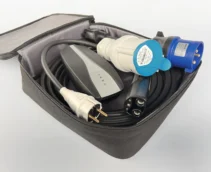 Комплект : Оригінальна зарядка Tesla Mobile Connector Gen2, 32A, USA, (вживана) + адаптер 32А + адаптер 32А-16А + сумка.