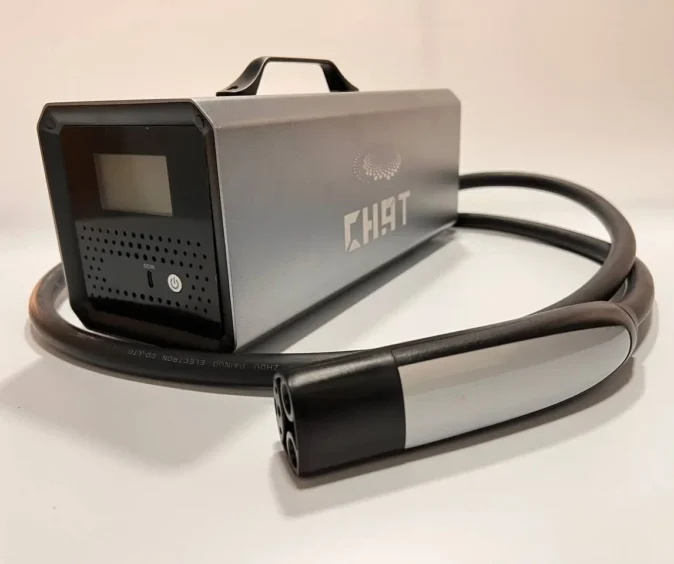 Розрядний пристрій для Tesla USA, пристрій із конекторами NACS Tesla.