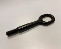 Крюк буксирувальний на Tesla Model 3/Y.