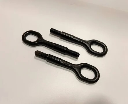 Крюк буксирувальний на Tesla Model 3/Y.