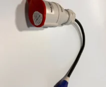 Якісний перехідник з силової розетки (32А) на євровилку (16А) 3,5 кВт, (червоний).