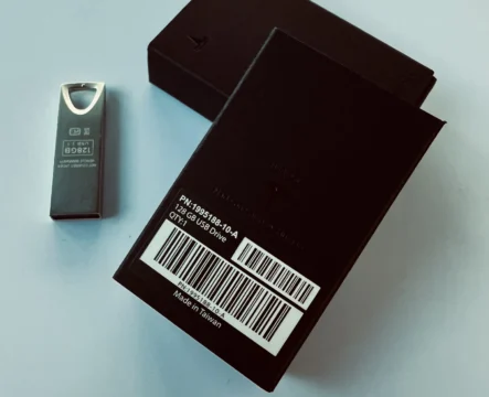 Оригінальна флешка Тесла USB 3.1 на 128 Gb