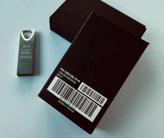 Оригінальна флешка Тесла USB 3.1 на 128 Gb