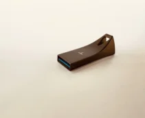 Оригінальна флешка Tesla 128GB для Dashcam/Sentry Mode