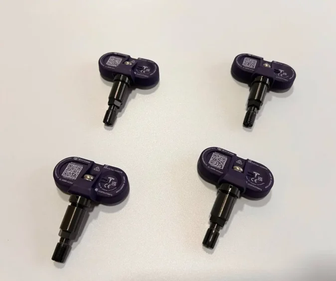 Датчик тиску шин на Tesla Model 3 / Y.