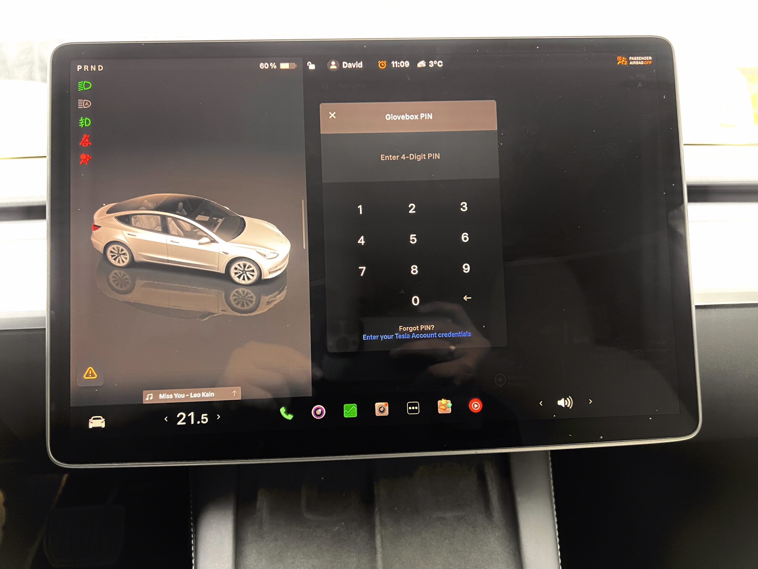 Зняття Pin-коду на Tesla