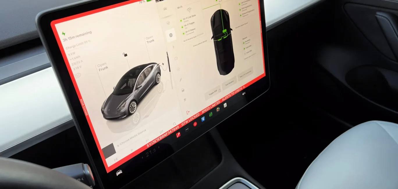 Установка Sim-карти на Tesla