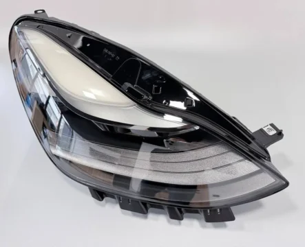 МАТРИЧНА ФАРА права на Tesla Model 3 / Y ( 2021 - 2024 рр )