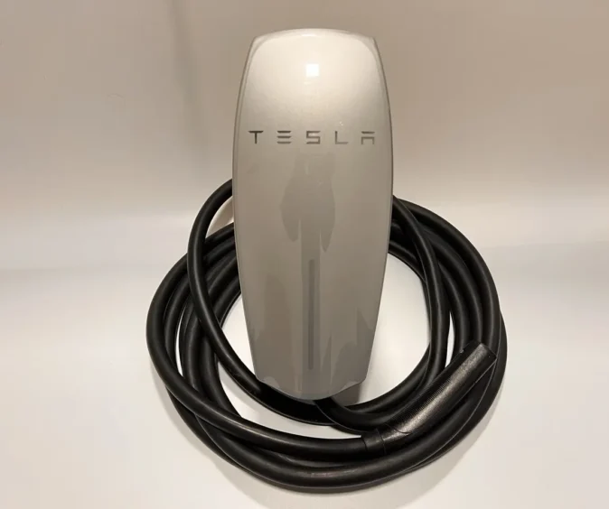 Оригінальна зарядна станція Tesla Wall Connector Silver Gen2 (USA,80A)