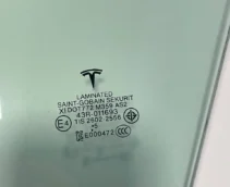 СКЛО ліве подвійне TESLA Model 3 | 3 HIGHLAND (2022 - 2023) ОРИГІНАЛ !