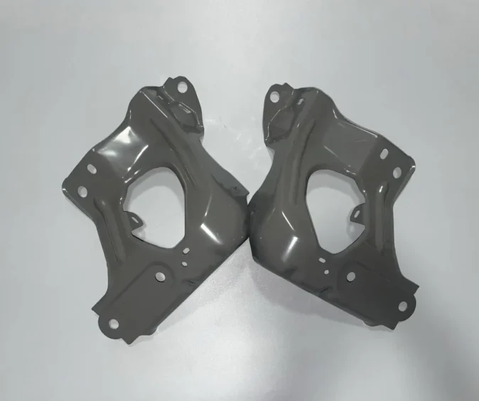 Кронштейн лівий|правий /кріплення переднього крила/ Tesla Model Y JUNIPER