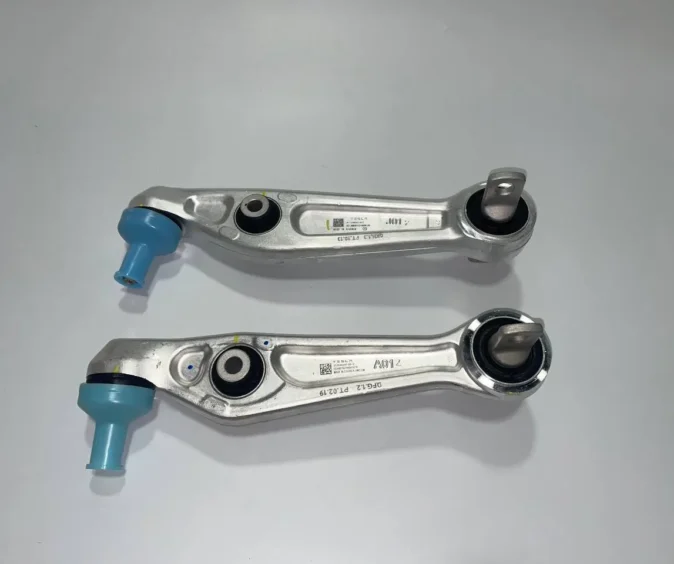 Важіль передній нижній лівий/правий Tesla Model 3 / Y HIGHLEND / JUNIPER