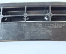 ПІДСИЛЮВАЧ нижній переднього бампера Tesla Model 3 HIGHLAND (САБЛЯ)