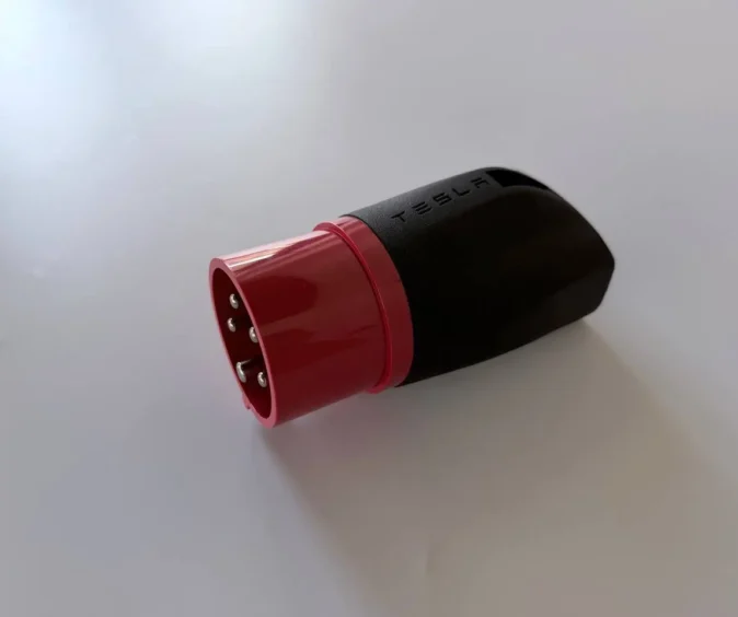 Адаптер Tesla 3x16A CEE червоний для Mobile Connector Gen1