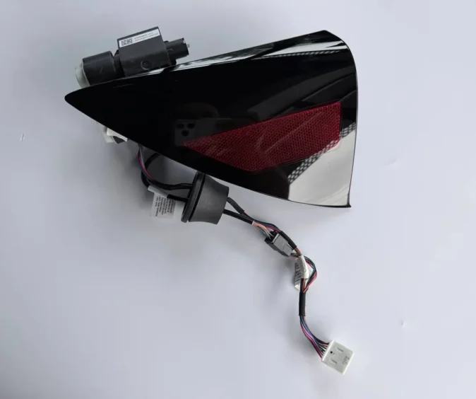 Лючок зарядного порту Tesla Model 3 Highland 2024+ Тесла NACS 2029538-10-C